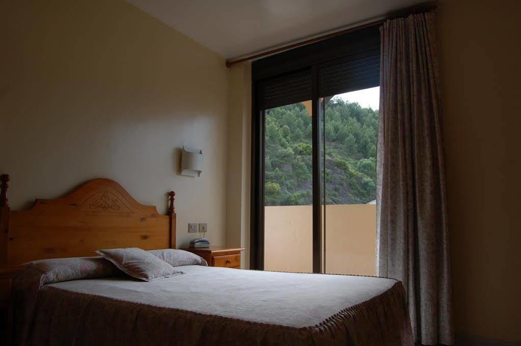 Hotel Llucena Lucena del Cid Esterno foto